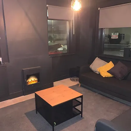 - No 12 -new Boutique - Fully Renovated December 2023 - - 6 Bedrooms - 6 En Suites Free Parking * Galway